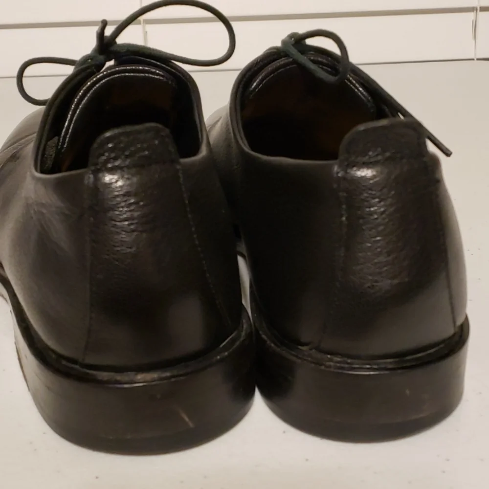 Cole haan leather square toe dress shoes laced